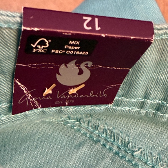 Gloria Vanderbilt aqua capri with aztec belt - Picture 8 of 12